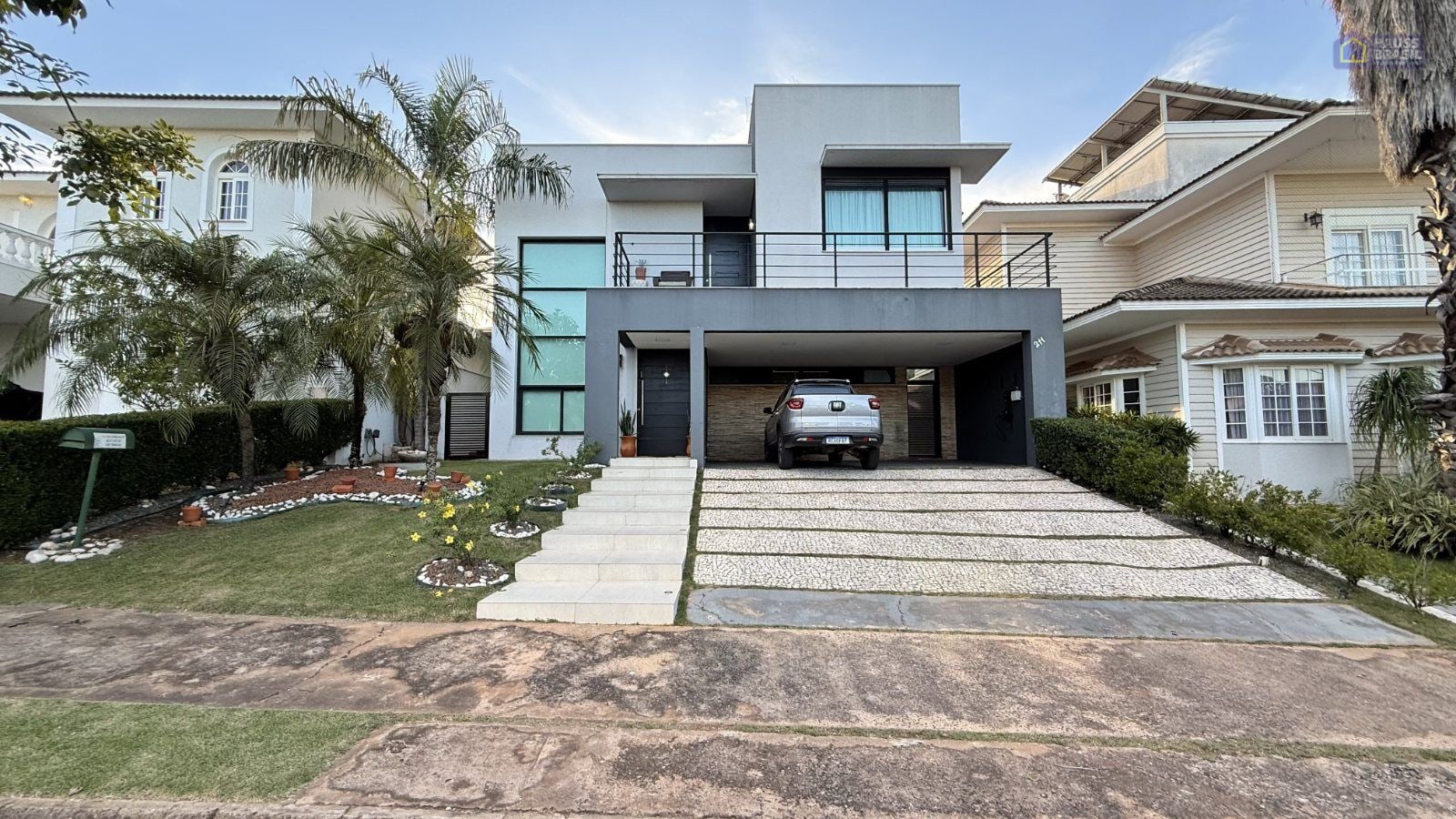 Casa de Alto Padrão à Venda no Florais Cuiabá