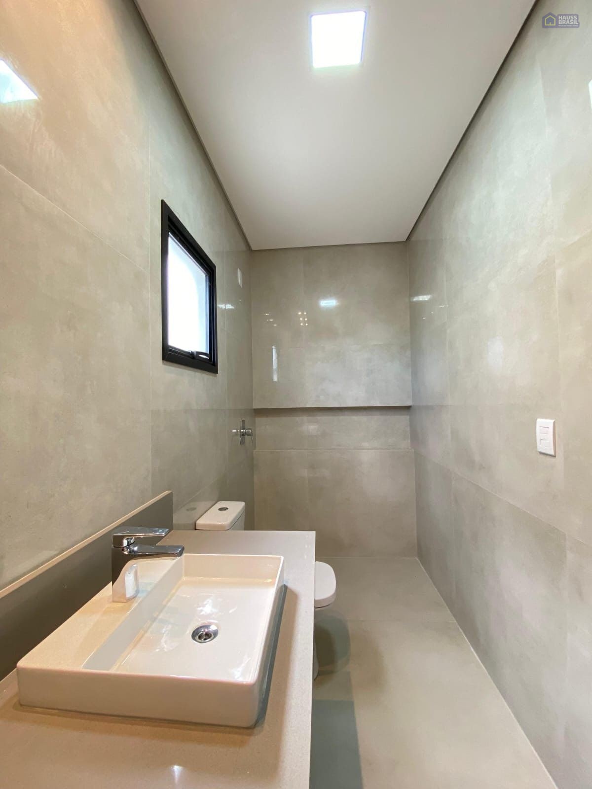 Sobrado no Condomínio Brisas | 3 suítes e piscina com SPA - foto 8