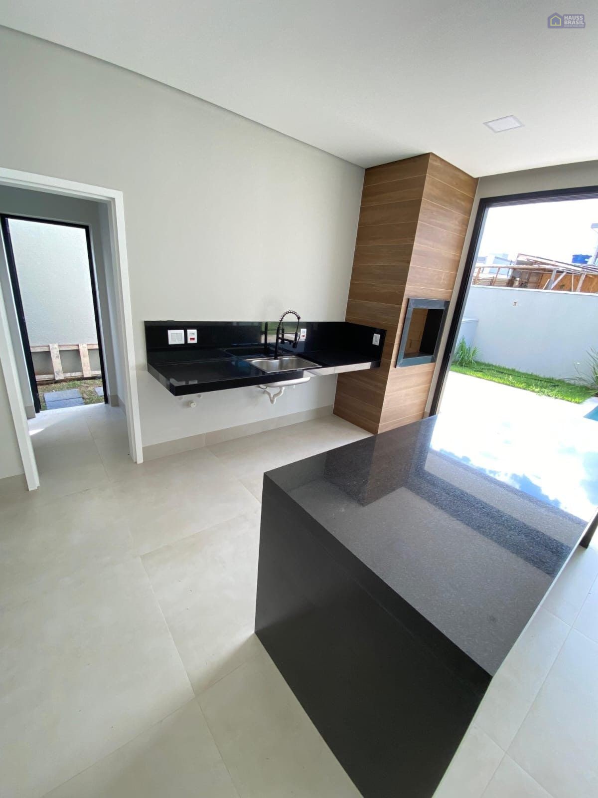 Sobrado no Condomínio Brisas | 3 suítes e piscina com SPA - foto 10