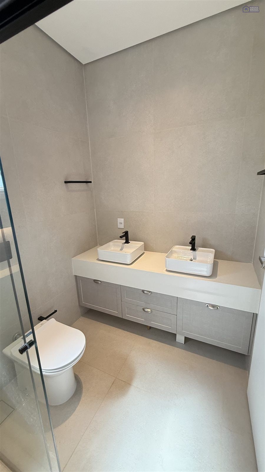 Sobrado Neoclássico | Condomínio Brisas Horizontal - foto 16