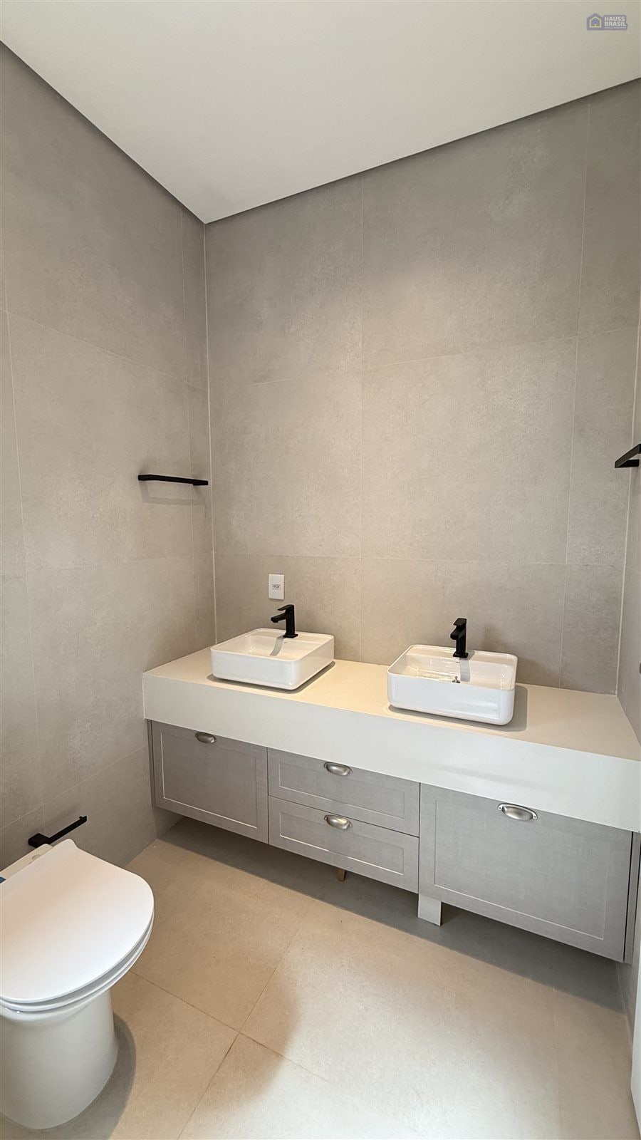 Sobrado Neoclássico | Condomínio Brisas Horizontal - foto 17