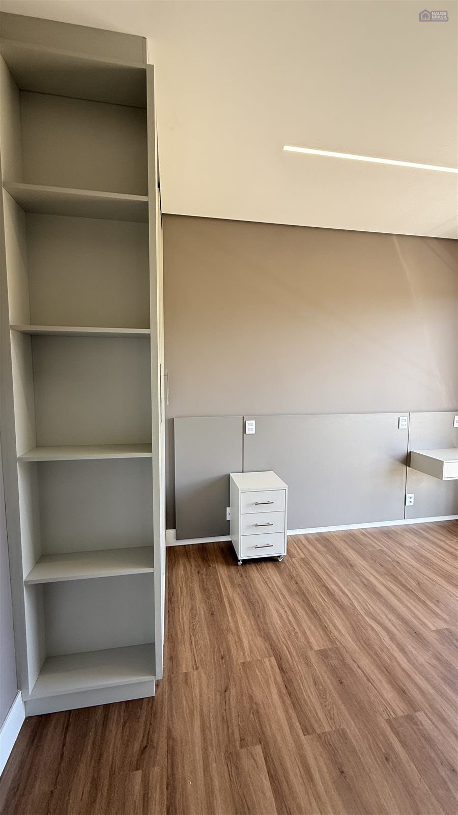 Sobrado Neoclássico | Condomínio Brisas Horizontal - foto 22