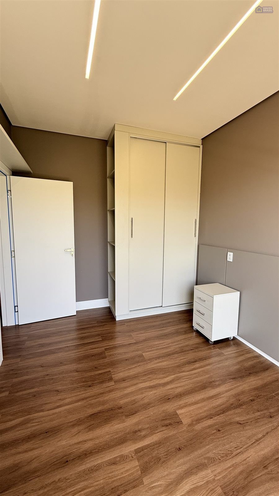 Sobrado Neoclássico | Condomínio Brisas Horizontal - foto 23