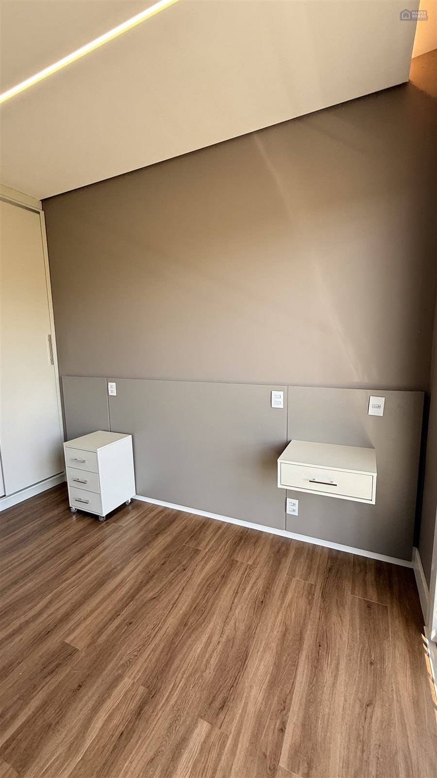 Sobrado Neoclássico | Condomínio Brisas Horizontal - foto 24