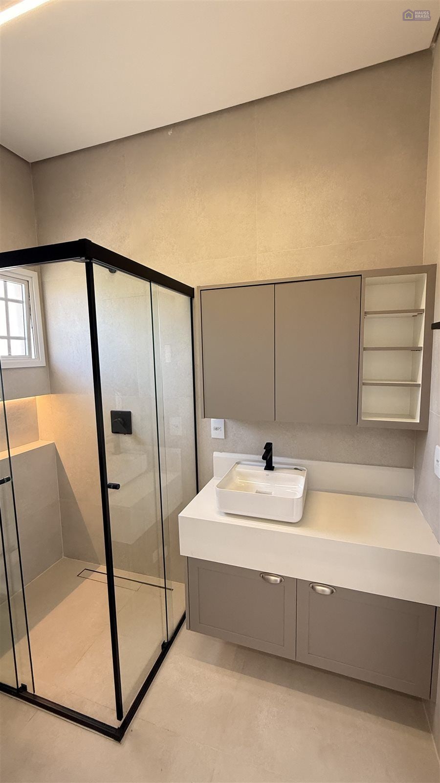 Sobrado Neoclássico | Condomínio Brisas Horizontal - foto 25
